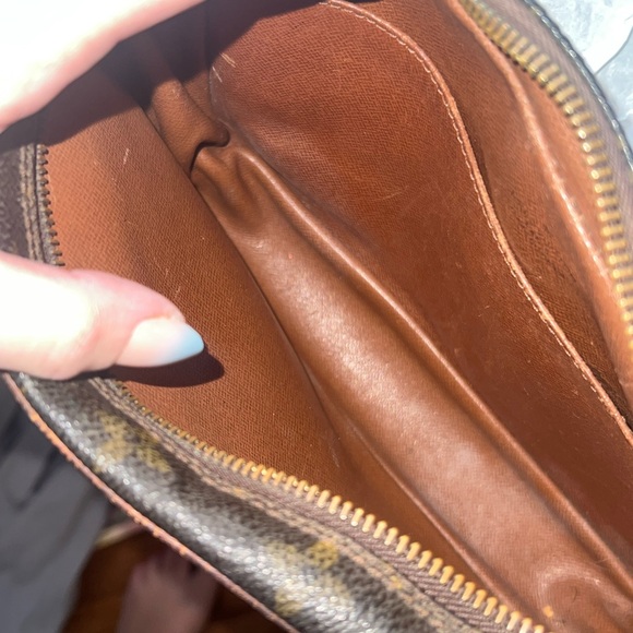 Louis Vuitton 𖤓 Monogram Compiègne 23 Clutch Bag. - Picture 11 of 12